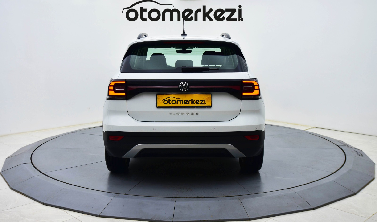 VOLKSWAGEN T-CROSS 6